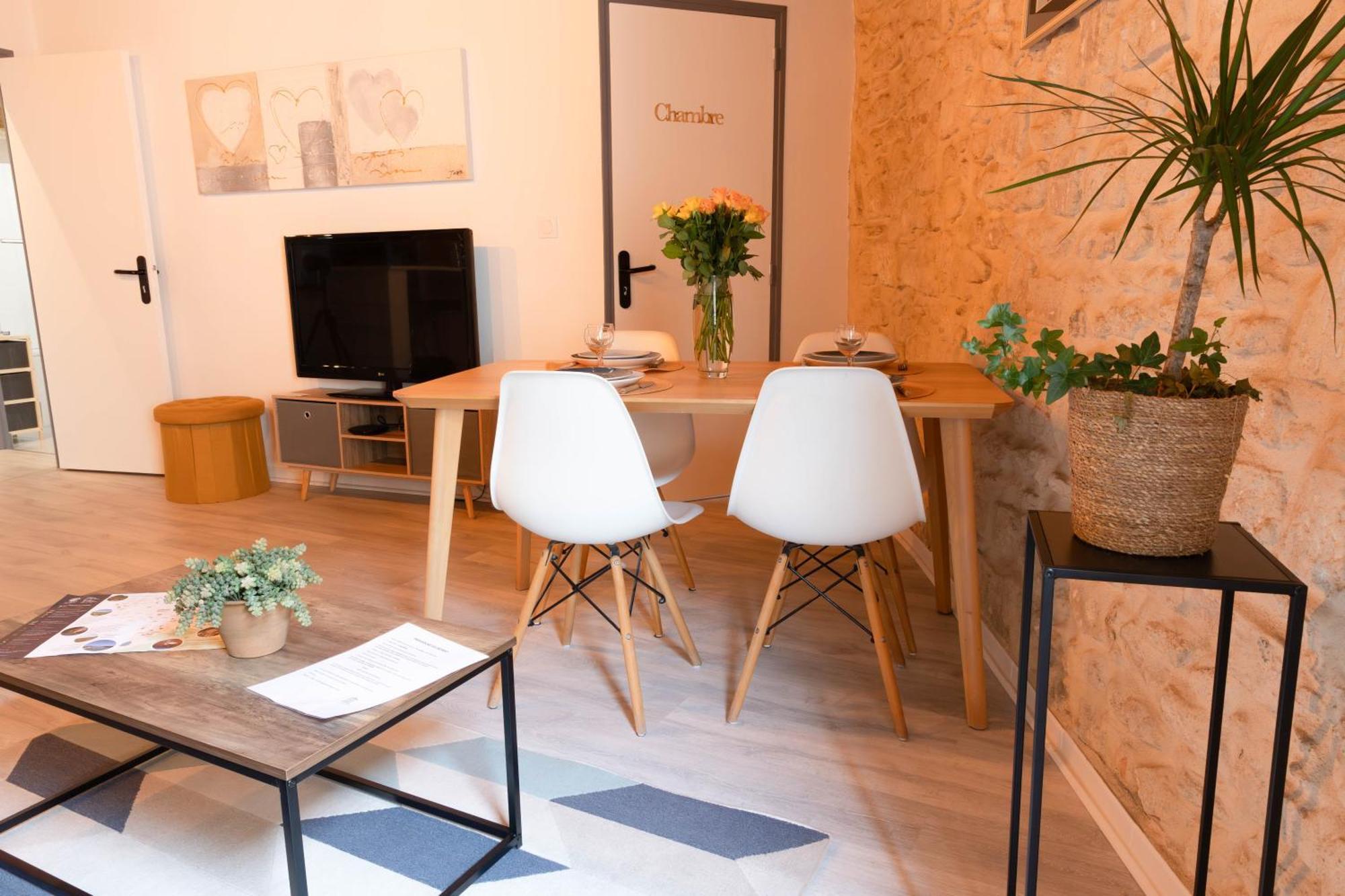 Immeuble 3 Apparts Centre Historique St Gilles Maisoncarreeconciergerie Сен-Жиль Экстерьер фото